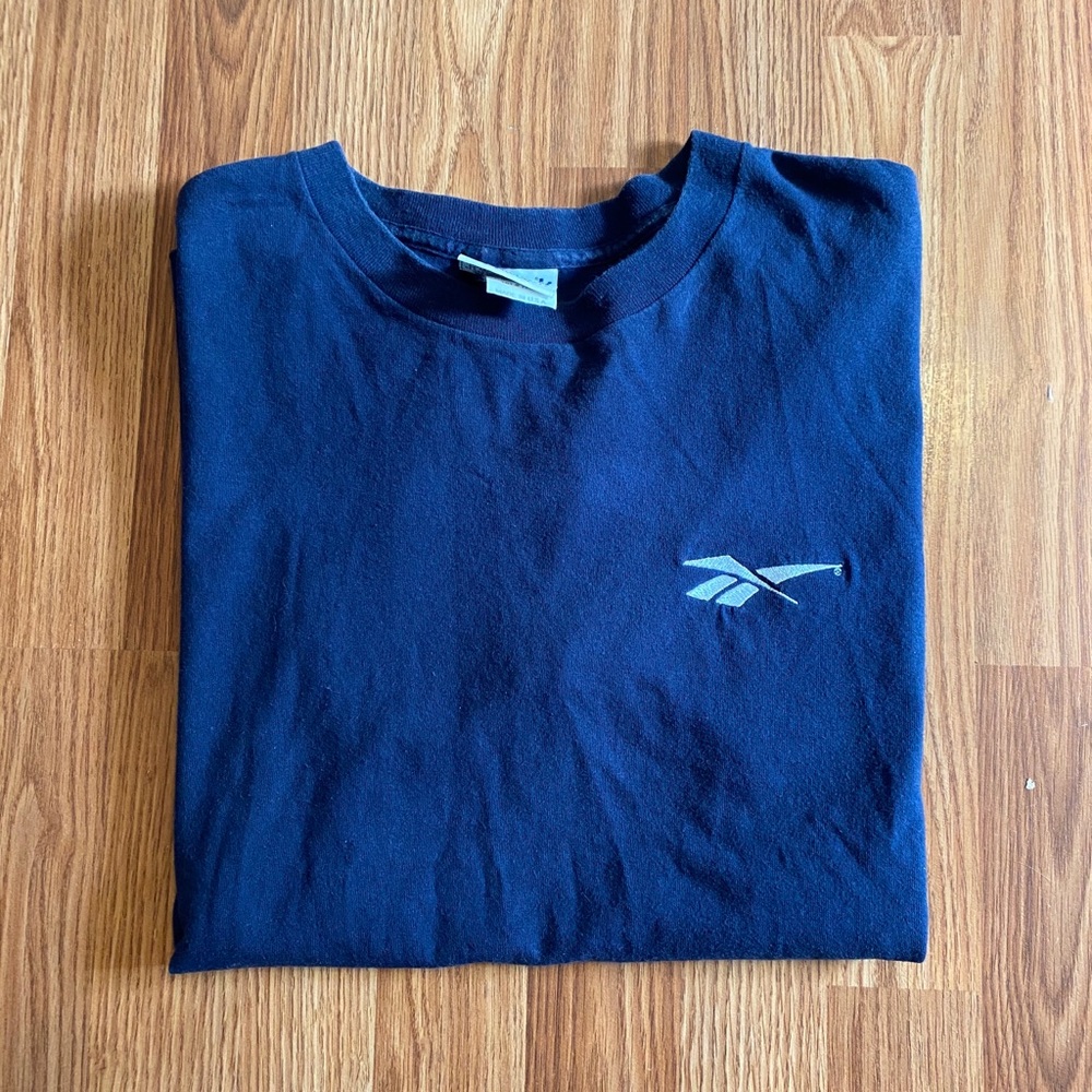 VINTAGE Reebok tshirt - Picture 2 of 4